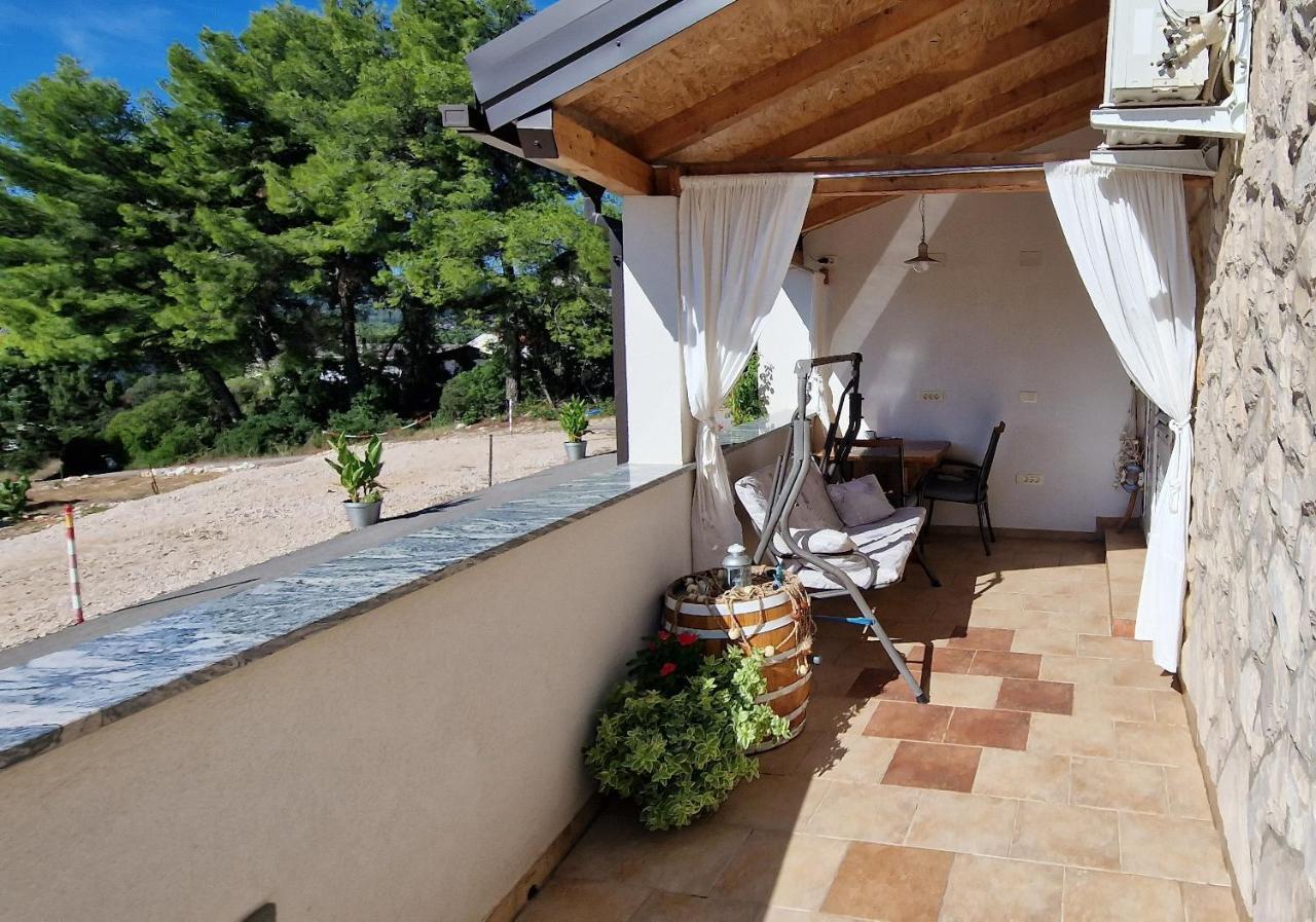Apartmani Dutkovic Vrboska Exteriér fotografie