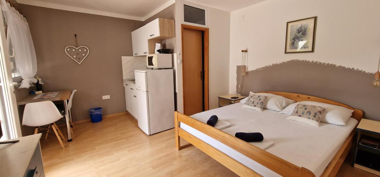 Apartmani Dutkovic Vrboska Exteriér fotografie