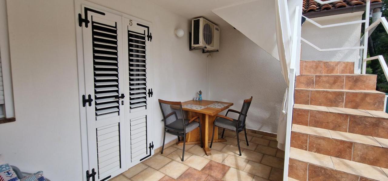 Apartmani Dutkovic Vrboska Exteriér fotografie